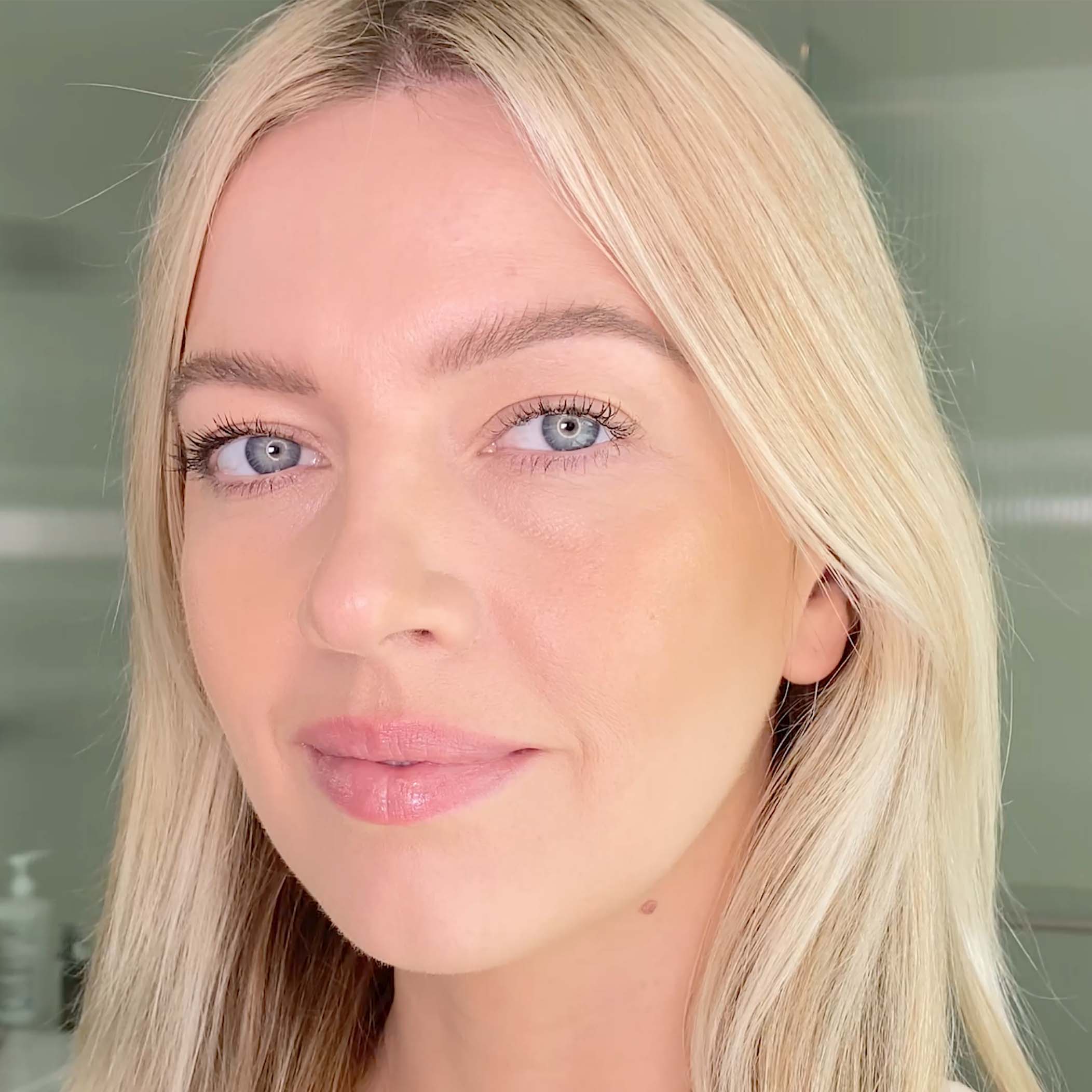 Flawless Finish Skincaring Foundation - Image 38